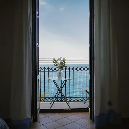 Costabella 아파트 체팔루